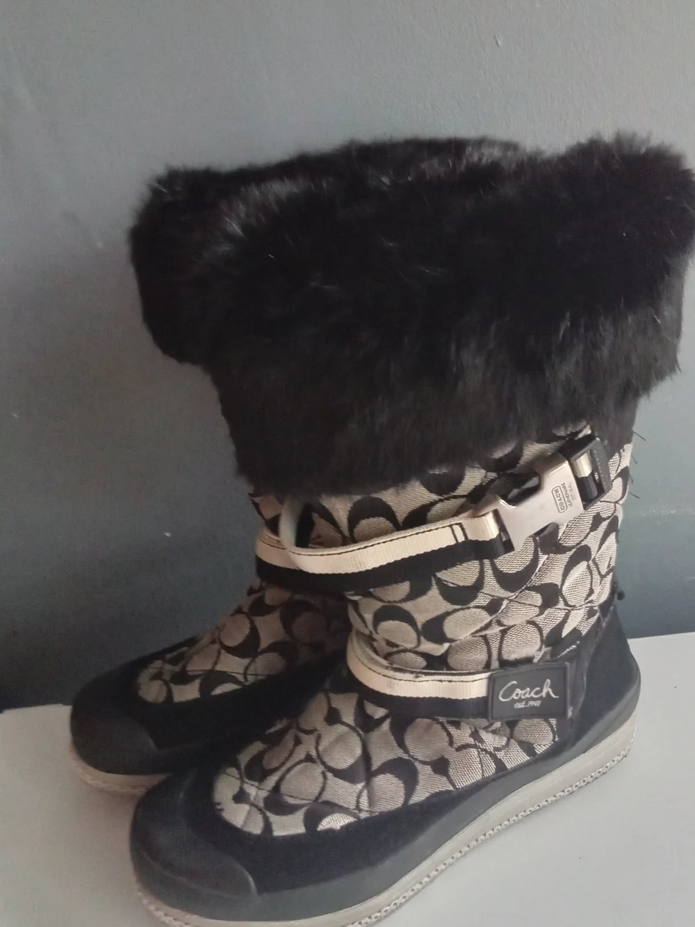 Coach Signature C Monogram Winter Boots Black Faux Fur‎ Trim Buckle Straps